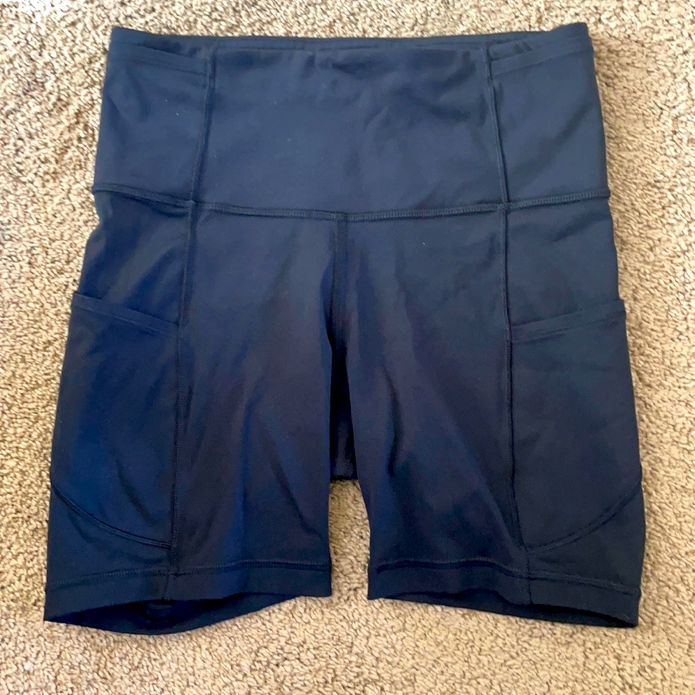 Lululemon Fast and Free HR short 6” size 4